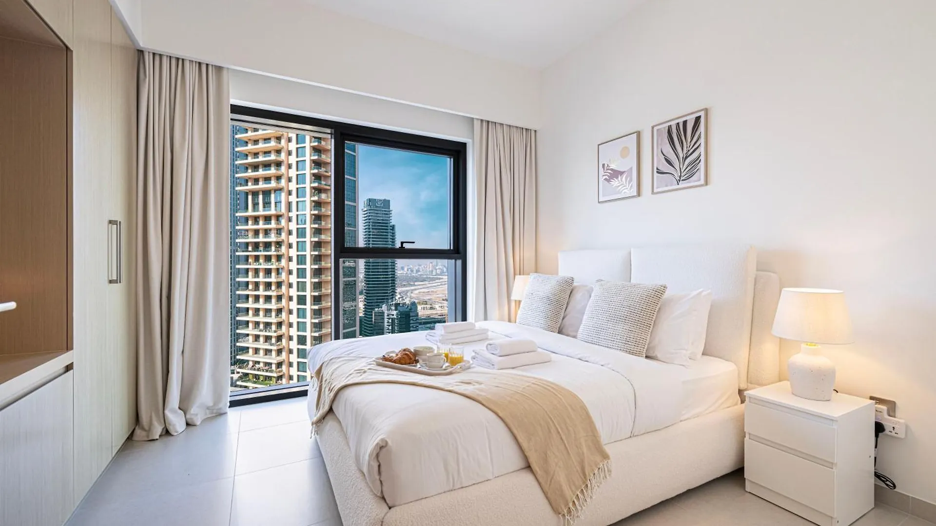 Incredible Burj Khalifa Views, Next To Dubai Mall Apartment